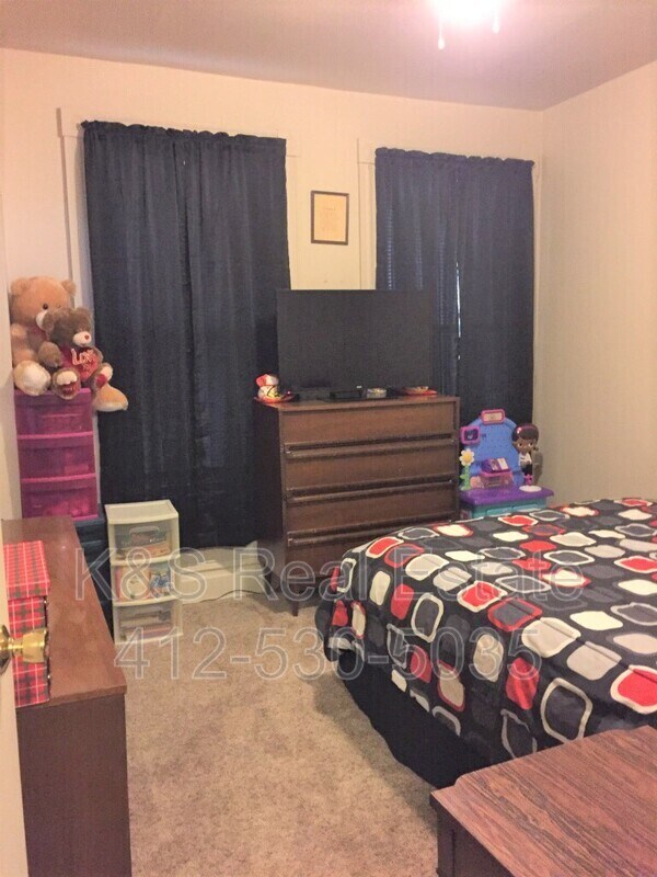 Foto del edificio - 556 Middle Ave