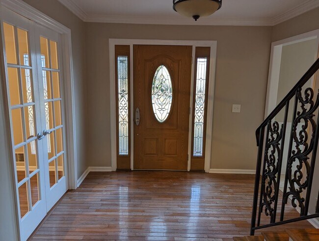 Building Photo - 153 Craig Wood Way:  Executive Style Livin...