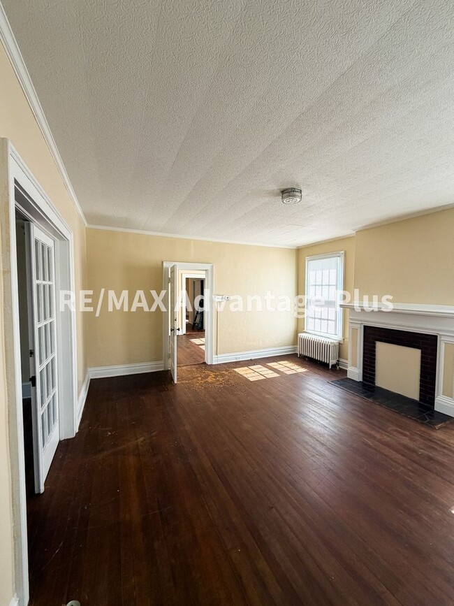 Building Photo - 106 Grove St