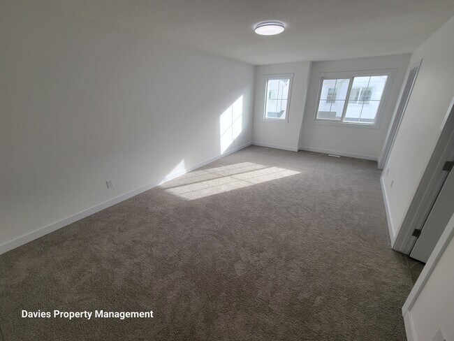 Building Photo - 7110 Keswick Dr SW