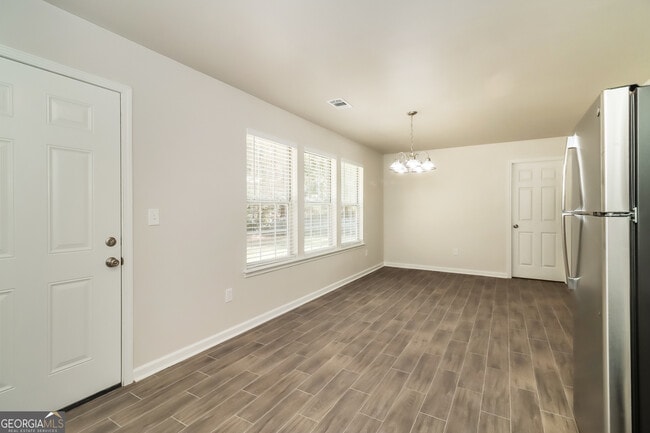 Building Photo - 7073 Stonecreek Dr