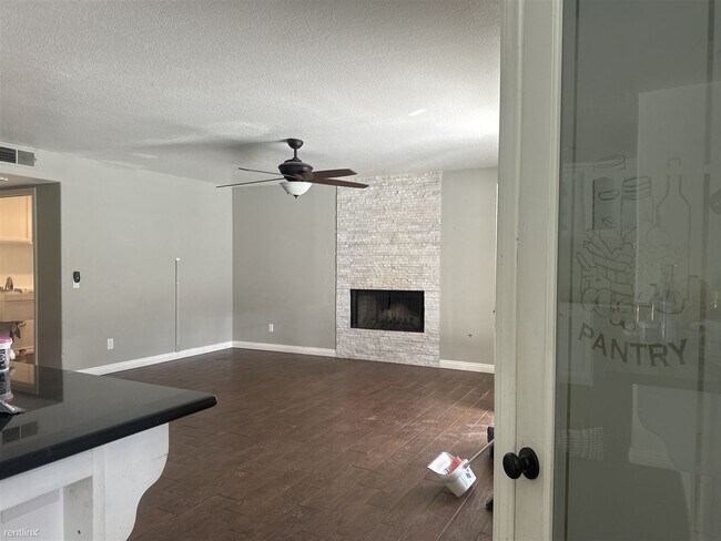 Foto del edificio - 6 br, 3.5 bath House - 3816 Nolina Circle