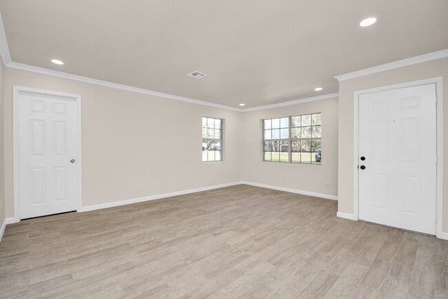 Building Photo - 25409 Pebble Dr