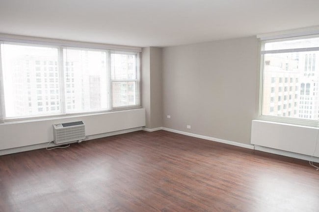 Building Photo - 850 N Dewitt Pl