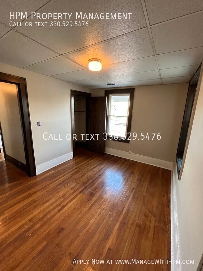 Foto del edificio - 798 W Market St