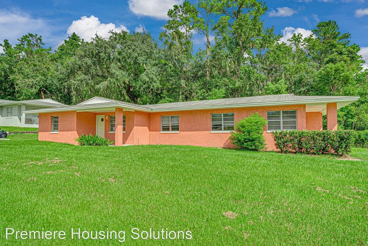 Foto principal - 3 br, 1 bath House - 843 Continental Drive