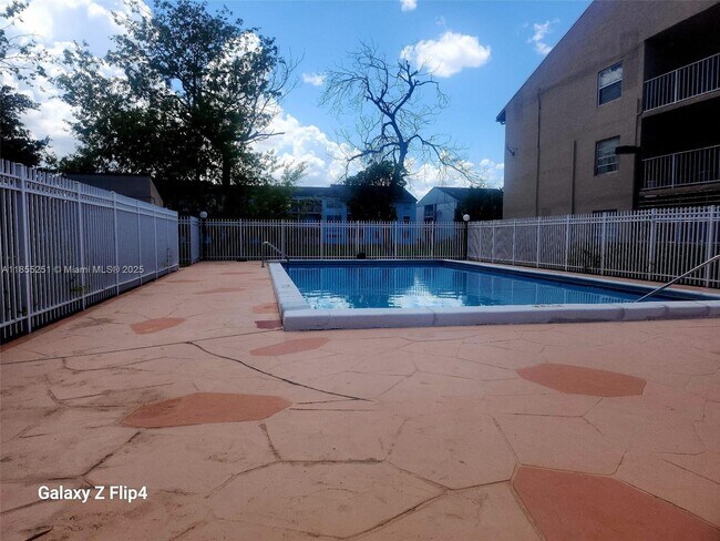 Foto del edificio - 8460 SW 154th Cir Ct