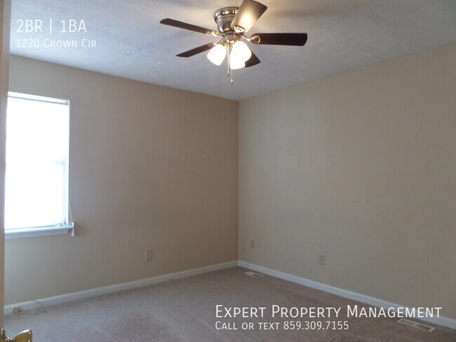 Building Photo - 1220 Crown Cir