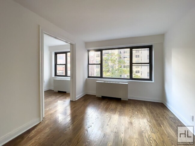 Foto del edificio - EAST 56 STREET