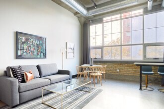 Building Photo - MAX