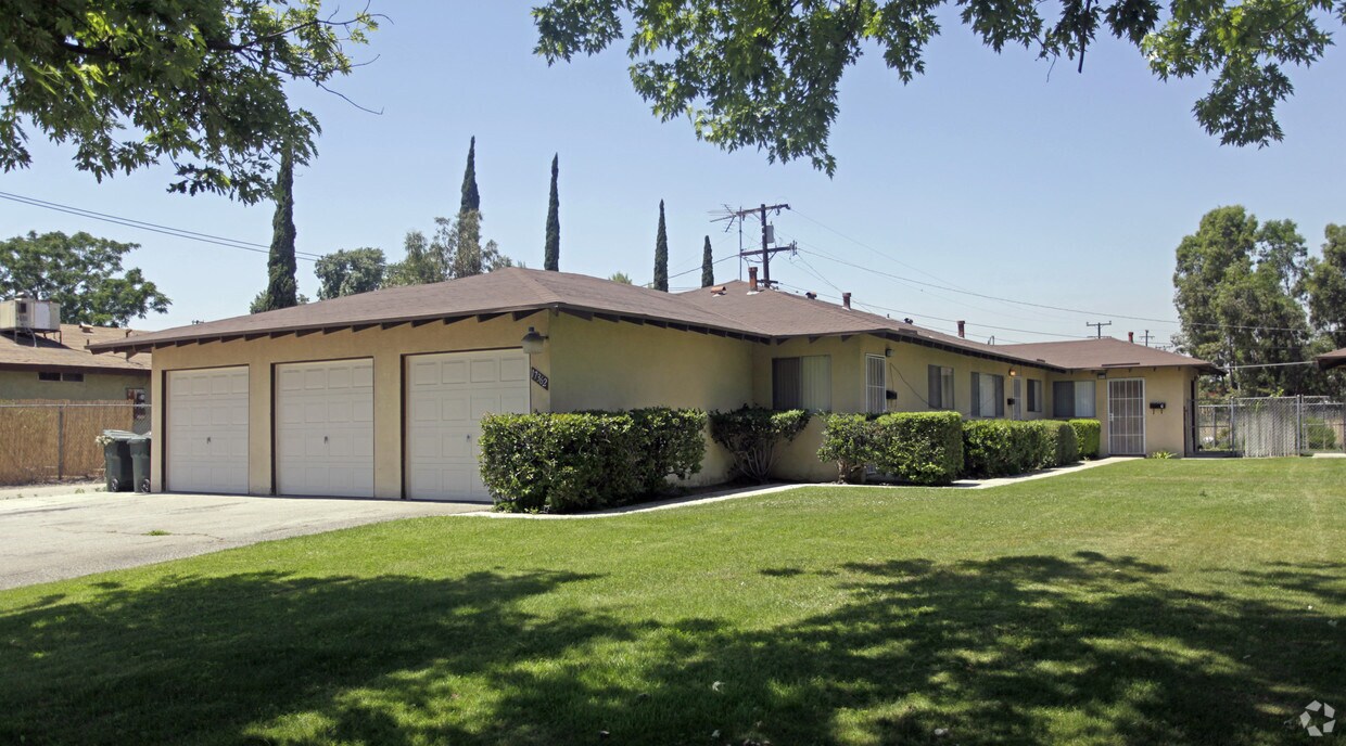 Building Photo - 17362-17372 Valencia Ave