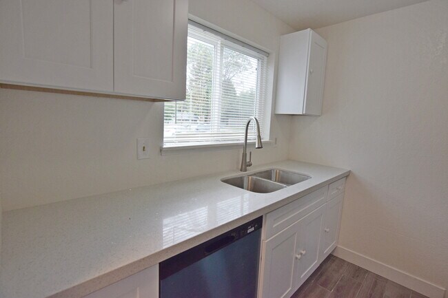 Foto del edificio - 14536 31st Ave NE