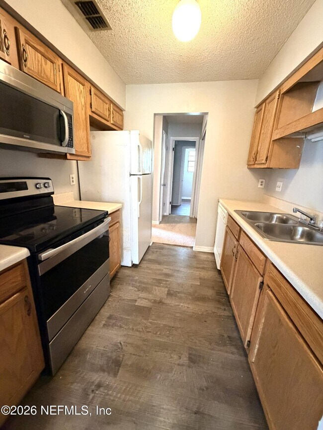 Foto del edificio - 460 Bentwood Ln