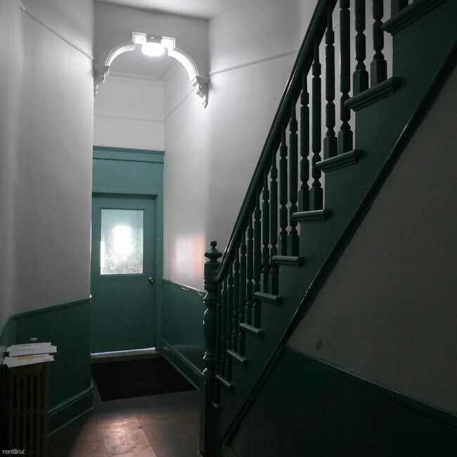 Foto del edificio - 680 Seneca Ave