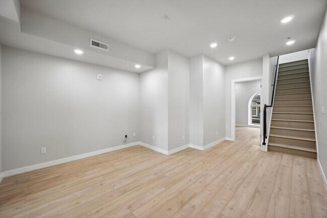 Foto del edificio - 3727 Baring St
