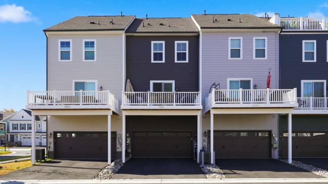 Building Photo - 18107 Moss Gdn Rd