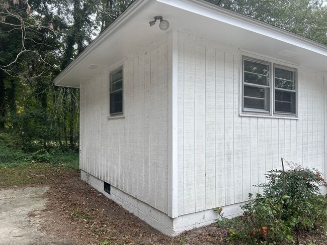 Building Photo - 610 Hunter St