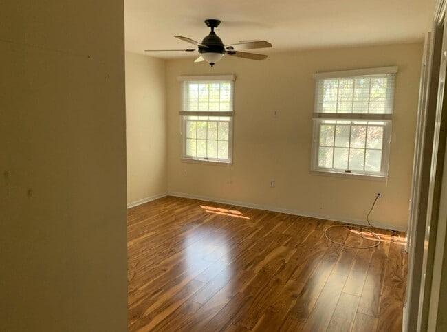 Building Photo - 75 Quartz Ln
