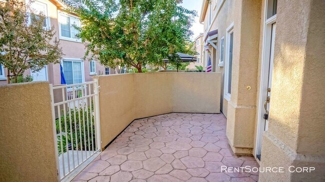Building Photo - 25755 Perlman Pl