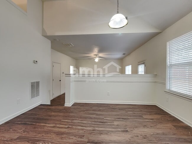 Building Photo - 148 Ventura Trl