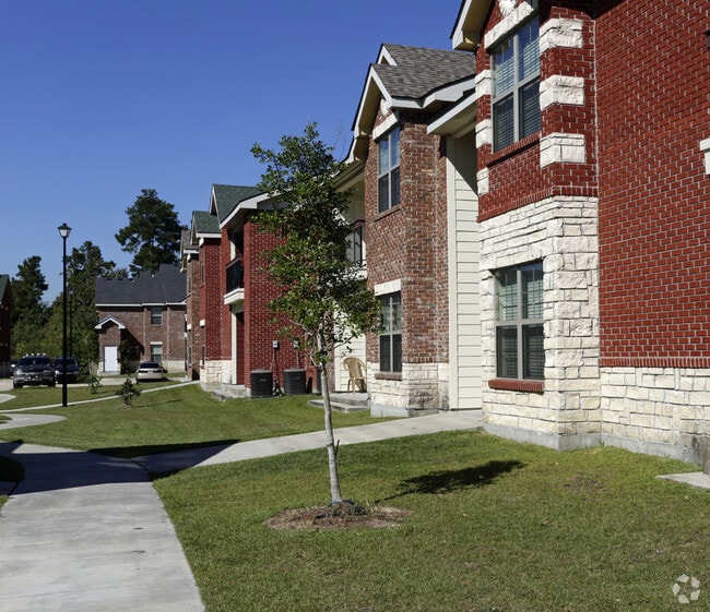 Building Photo - Suma Lake Apartments & Townhomes