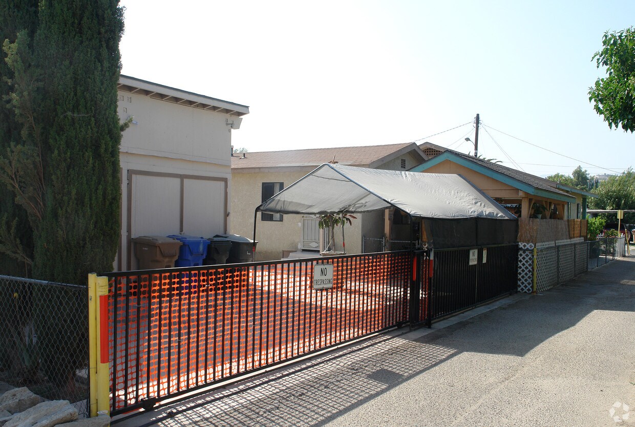 Building Photo - 322 E Ventura St
