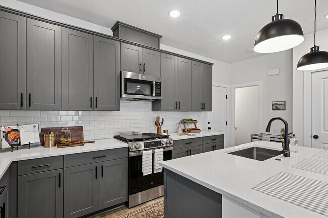 Foto del edificio - HARMON West Meade by Crescent Communities