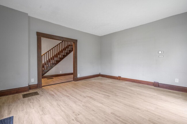 Foto del edificio - Large 4 Bedroom Home