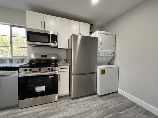 Building Photo - 2307 Formosa Ave