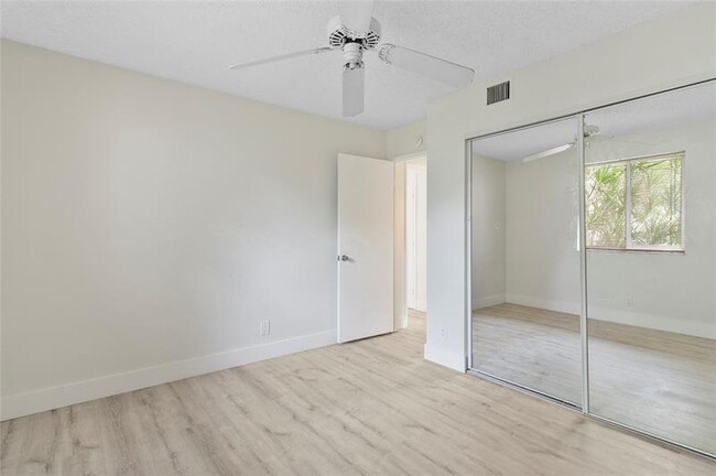 Building Photo - 610 Gardens Dr