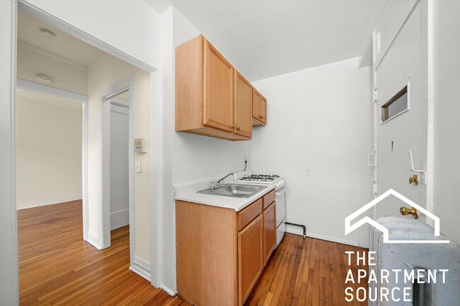 Building Photo - 3304 W Schubert Ave