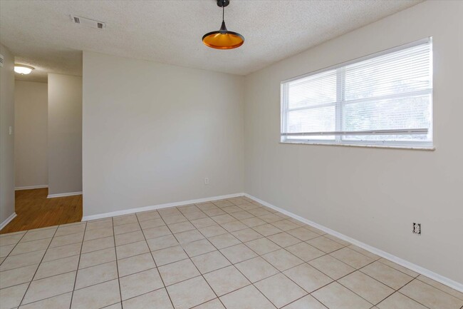 Building Photo - Charming 3-Bedroom Single-Family Home with Large Yard in Sanford — $1,697/month
