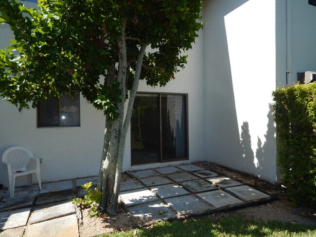 Foto del edificio - 1055 6th Ave