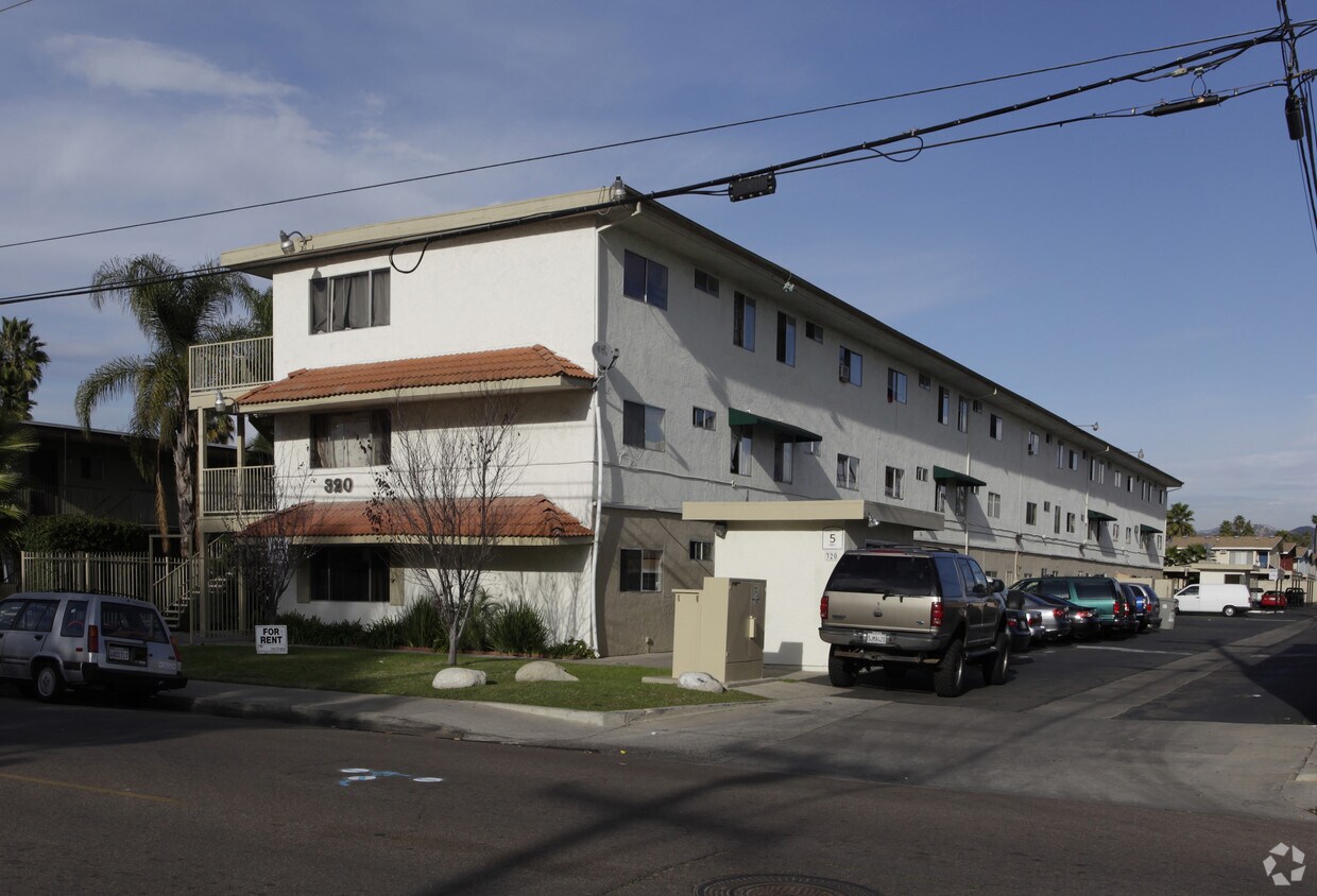Foto principal - 320 N Juniper St