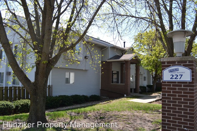 Building Photo - 227 Raphael Ave