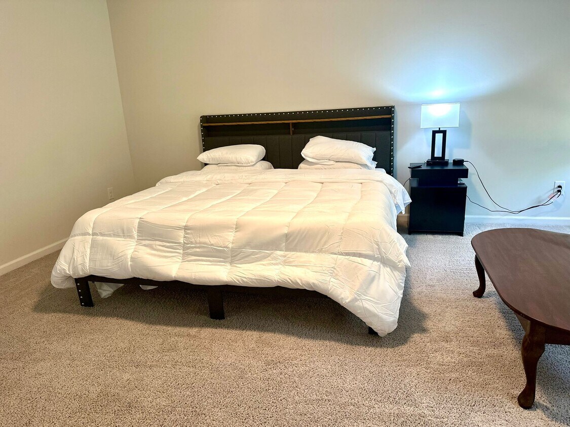 Foto principal - 2223 Ever Chase Ct