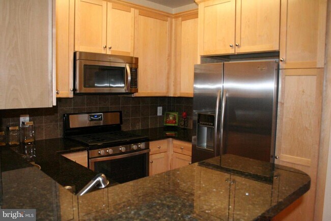Foto del edificio - 11750 Old Georgetown Rd