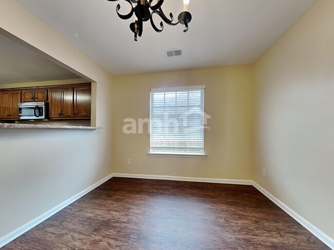 Foto del edificio - 5883 Savannah Pky