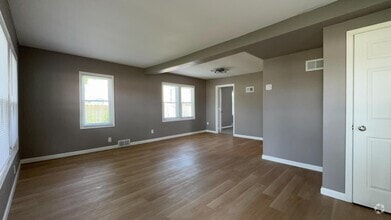 Building Photo - 5117 W Fairmount Ave