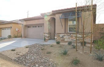 Building Photo - 73593 Travers St
