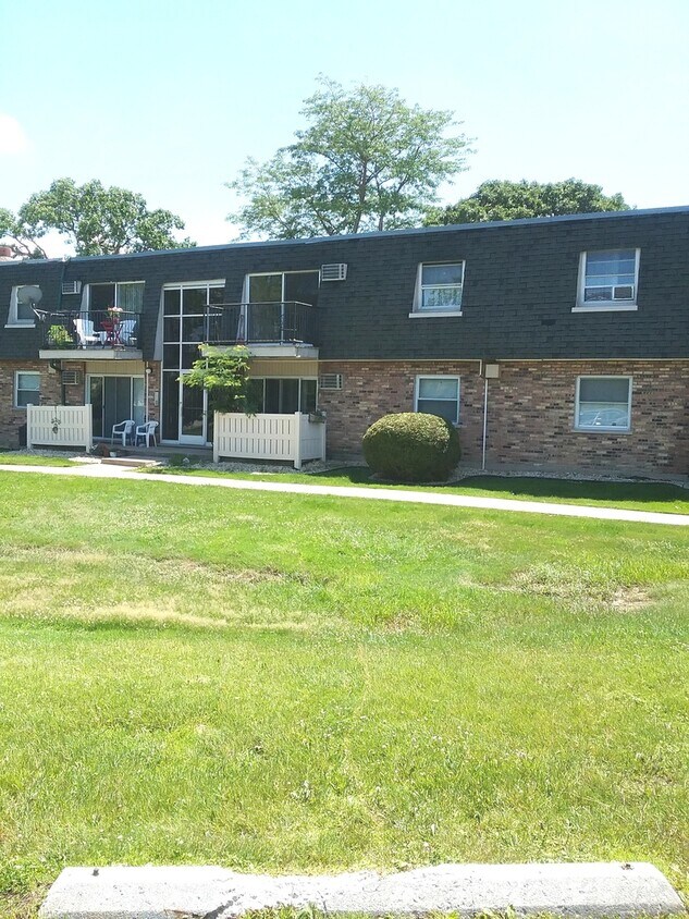 Primary Photo - 8431 W 99th St