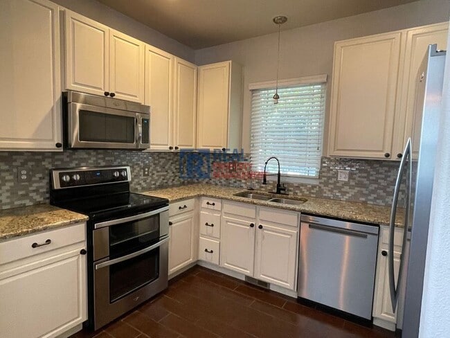 Building Photo - 2161 Falkirk Dr