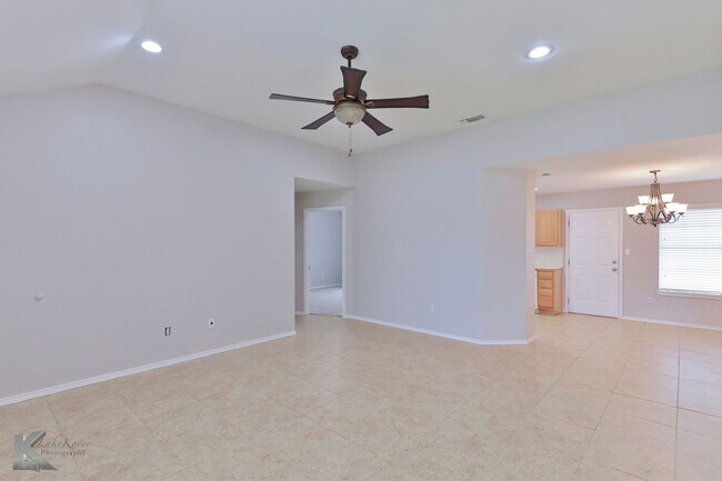 Building Photo - Great 3 bedroom 2 bath home in Wylie district.