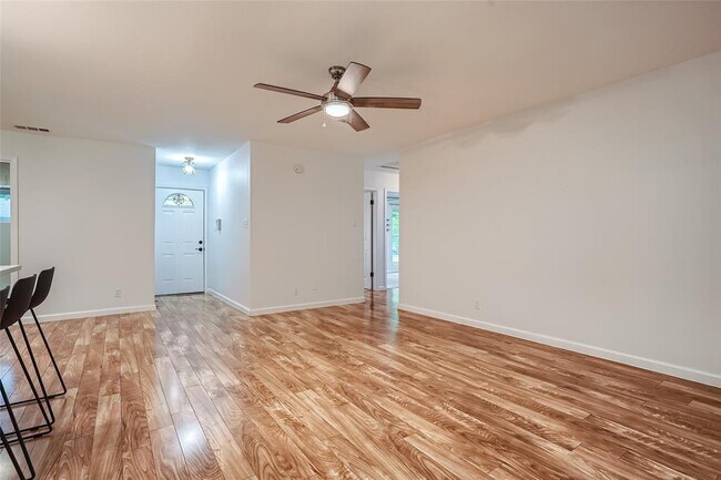 Foto del edificio - 507 Seminole Dr