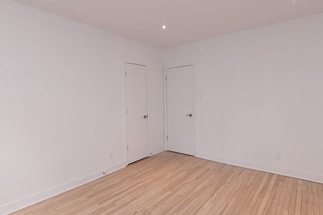 Photo du bâtiment - 2105 Rue Chomedey