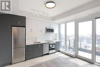 Building Photo - 2525-2525 Bathurst St