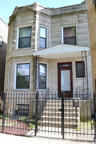 Foto principal - 3221 W Potomac Ave