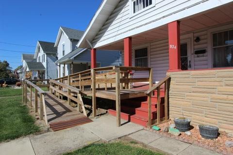 Building Photo - 824 Oak Grove
