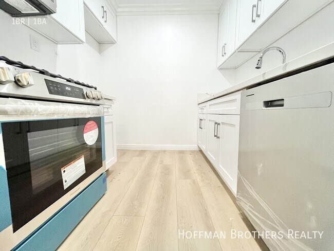 Foto del edificio - 6151 Fountain Ave