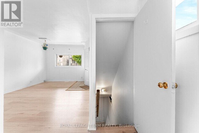 Photo du bâtiment - 111 Marier Ave